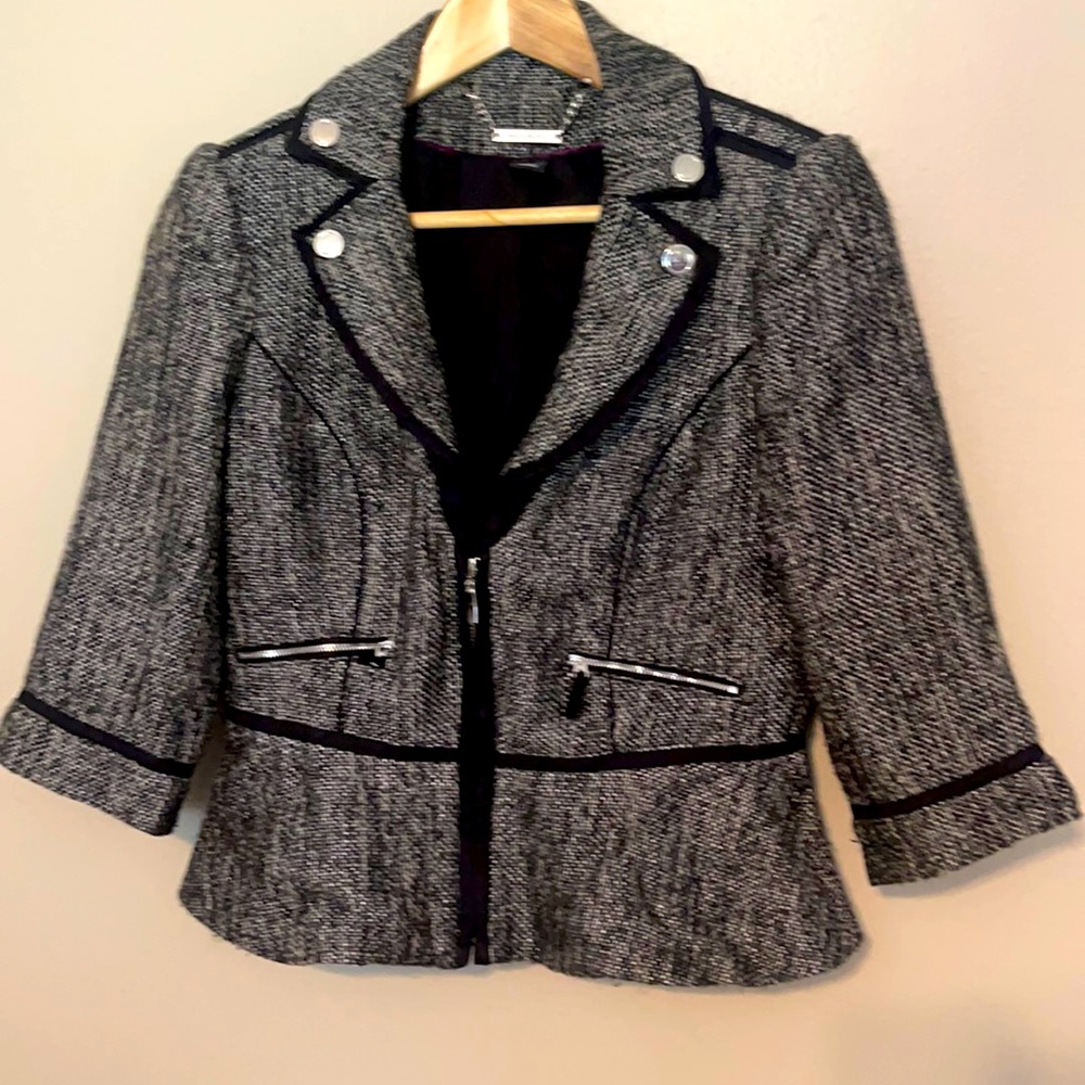 White House Black Market WHBM Size 4, gently used, slightly small for size